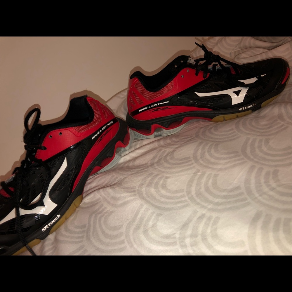 Wave Lightning Mizuno Volleyball Shoes Women’s 7.5